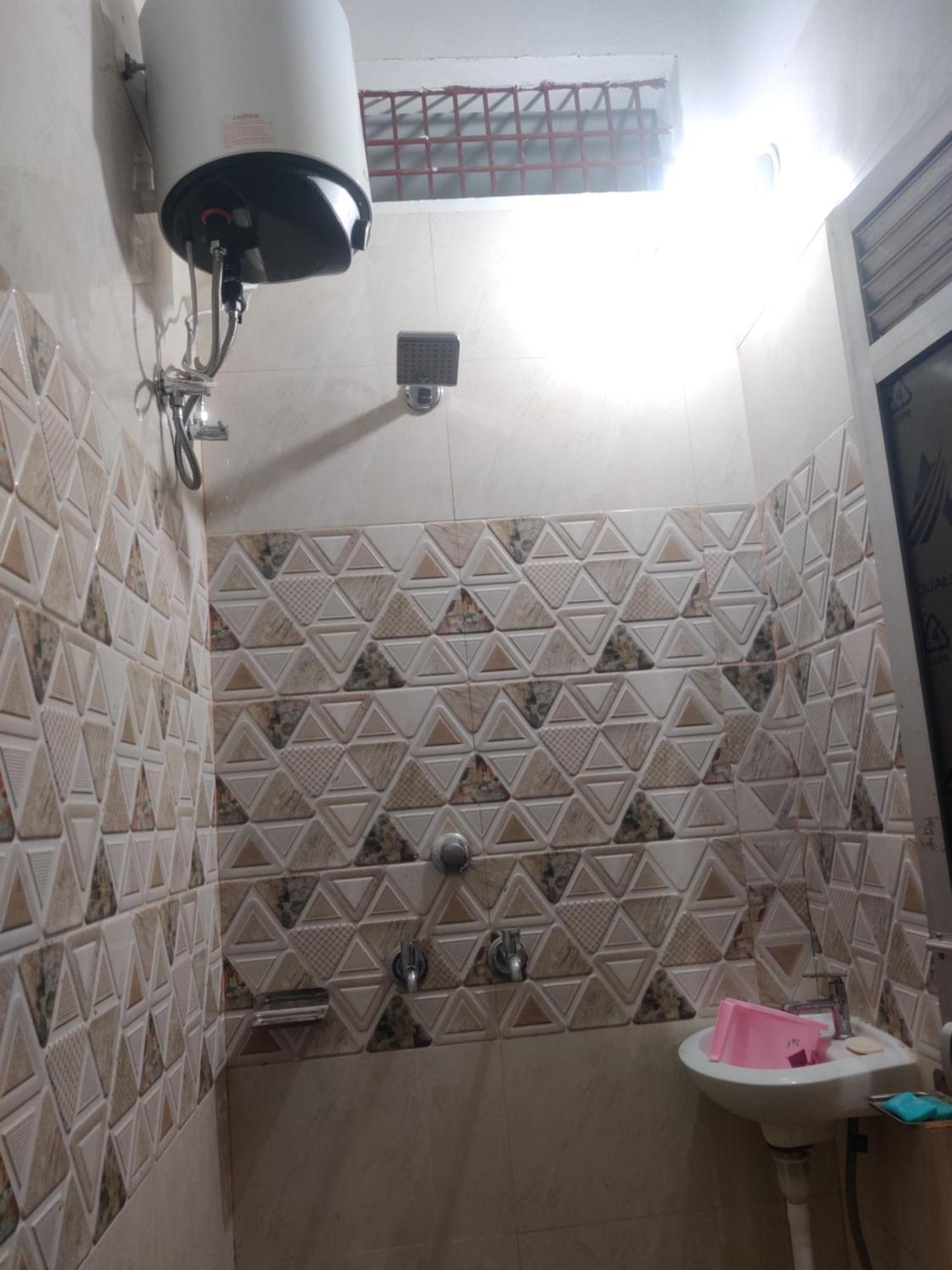 Madhuri Guest House Варанаси Экстерьер фото
